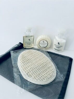 BULGARI TRAVEL SHOWER SET-SHAMPOO CONDITIONER, SOAP & LOOFAH